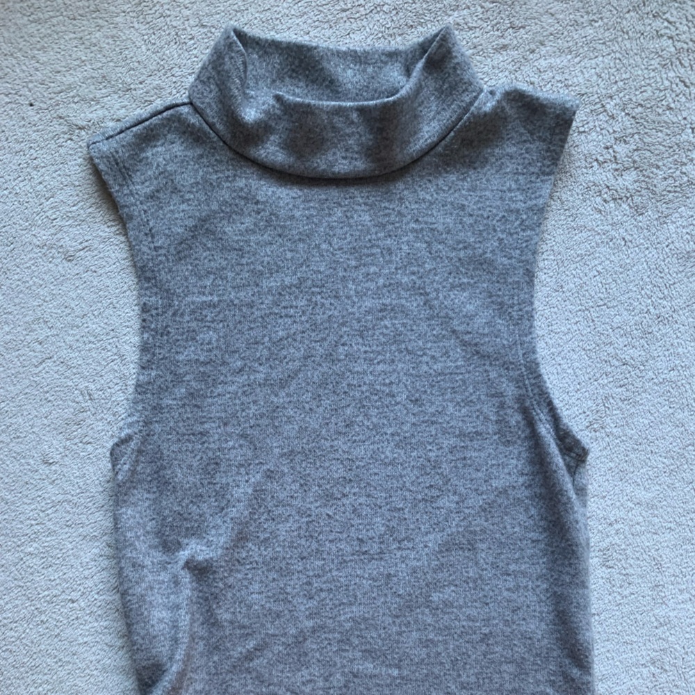 Ardene Gray Sleeveless Turtleneck Top
